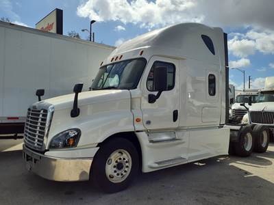 Freightliner Cascadia 125 Sleeper Semi Truck - 72" Condo Sleeper, 450HP, 10 Speed Automatic