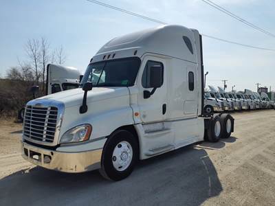 Freightliner Cascadia 125 Sleeper Semi Truck - 72" Condo Sleeper, 455HP, 10 Speed Automatic