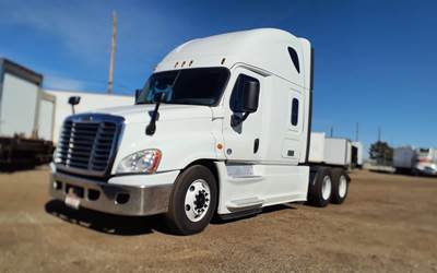 Freightliner Cascadia 125 Sleeper Semi Truck - 70" Condo Sleeper, 455HP, 12 Speed Automatic