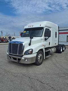 Freightliner Cascadia 125 Sleeper Semi Truck - 60" Mid Roof Sleeper, 455HP, 10 Speed Manual