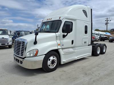 Freightliner Cascadia 125 Sleeper Semi Truck - 72" Condo Sleeper, 455HP, 12 Speed Automatic