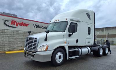 Freightliner Cascadia 125 Sleeper Semi Truck - 72" Condo Sleeper, 455HP, 12 Speed Automatic