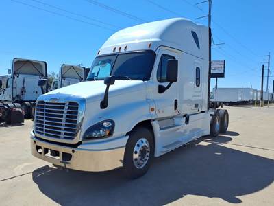 Freightliner Cascadia 125 Sleeper Semi Truck - 72" Condo Sleeper, 455HP, 12 Speed Automatic