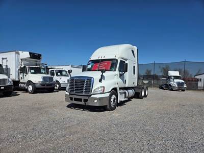 Freightliner Cascadia 125 Sleeper Semi Truck - 73" Condo Sleeper, 455HP, 12 Speed Automatic