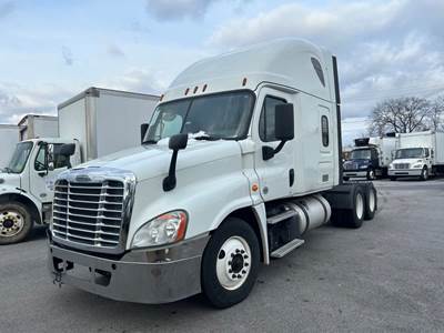 Freightliner Cascadia 125 Sleeper Semi Truck - 70" Condo Sleeper, 455HP, 10 Speed Manual