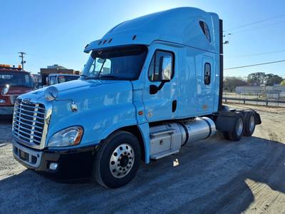 Freightliner Cascadia 125 Sleeper Semi Truck - 72" Condo Sleeper, 505HP, 10 Speed Manual