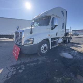 Freightliner Cascadia 125 Sleeper Semi Truck - 60" Mid Roof Sleeper, 450HP, 10 Speed Manual