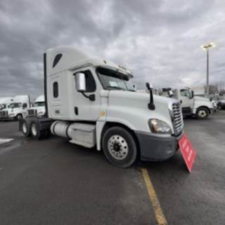 Freightliner Cascadia 125 Sleeper Semi Truck - 60" Condo Sleeper, 450HP, 10 Speed Manual