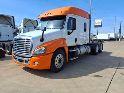 Freightliner Cascadia 125 Sleeper Semi Truck - 60" Mid Roof Sleeper, 505HP, 12 Speed Automatic