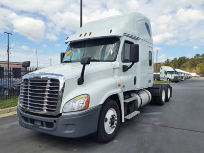 Freightliner Cascadia 125 Sleeper Semi Truck - 73" Condo Sleeper, 450HP, 10 Speed Automatic