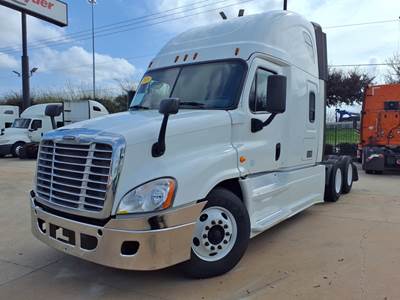 Freightliner Cascadia 125 Sleeper Semi Truck - 72" Condo Sleeper, 455HP, 12 Speed Automatic