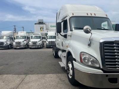 Freightliner Cascadia 125 Sleeper Semi Truck - 72" Condo Sleeper, 455HP, 12 Speed Automatic