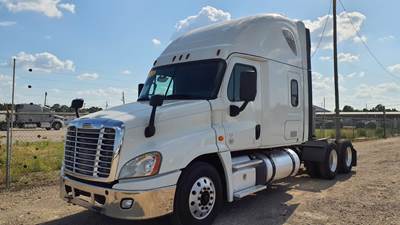 Freightliner Cascadia 125 Sleeper Semi Truck - 38" Condo Sleeper, 455HP, 12 Speed Automatic