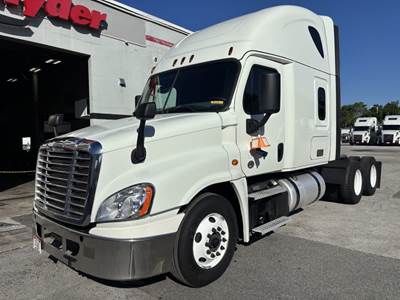Freightliner Cascadia 125 Sleeper Semi Truck - 70" Condo Sleeper, 455HP, 12 Speed Automatic