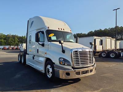 Freightliner Cascadia 125 Sleeper Semi Truck - 73" Condo Sleeper, 455HP, 12 Speed Automatic