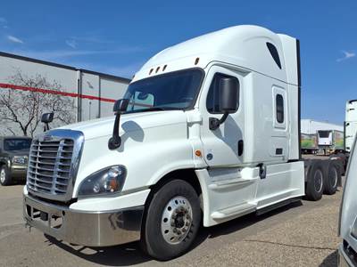 Freightliner Cascadia 125 Sleeper Semi Truck - 72" Condo Sleeper, 455HP, 12 Speed Automatic