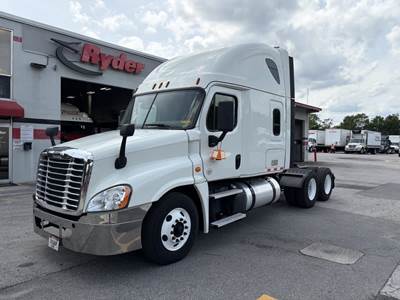 Freightliner Cascadia 125 Sleeper Semi Truck - 70" Condo Sleeper, 455HP, 12 Speed Automatic