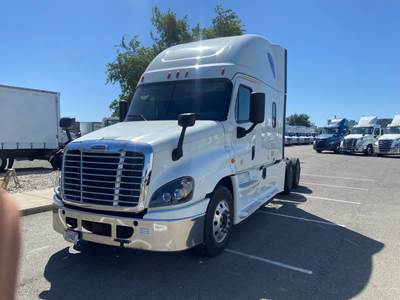 Freightliner Cascadia 125 Sleeper Semi Truck - 48" Condo Sleeper, 455HP, 12 Speed Automatic