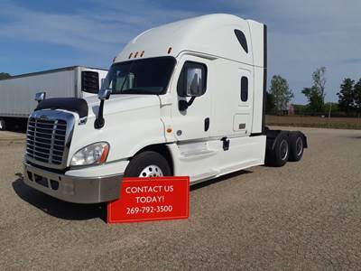 Freightliner Cascadia 125 Sleeper Semi Truck - 73" Condo Sleeper, 455HP, 10 Speed Manual