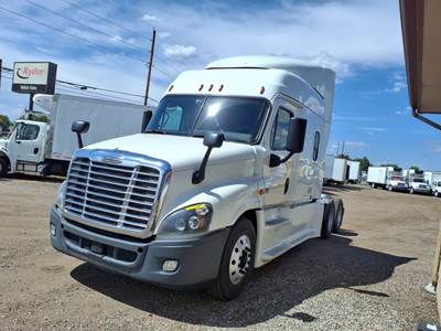 Freightliner Cascadia 125 Sleeper Semi Truck - 60" Mid Roof Sleeper, 455HP, 13 Speed Manual
