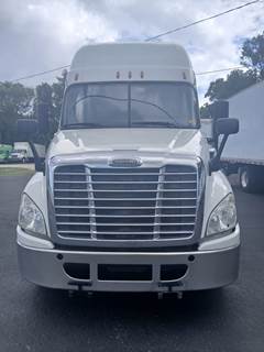 Freightliner Cascadia 125 Sleeper Semi Truck - 70" Condo Sleeper, 455HP, 12 Speed Automatic
