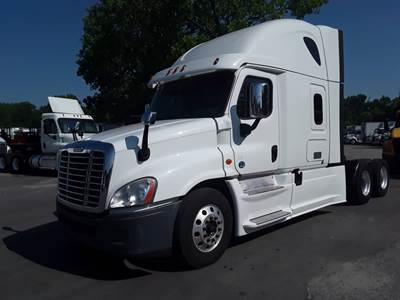 Freightliner Cascadia 125 Sleeper Semi Truck - 72" Condo Sleeper, 455HP, 10 Speed Manual