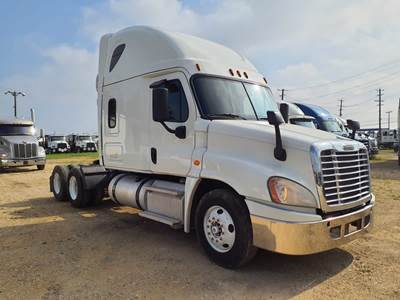 Freightliner Cascadia 125 Sleeper Semi Truck - 48" Condo Sleeper, 455HP, 10 Speed Manual