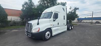 Freightliner Cascadia 125 Sleeper Semi Truck - 73" Condo Sleeper, 455HP, 10 Speed Manual