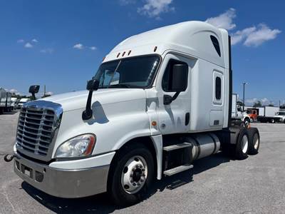 Freightliner Cascadia 125 Sleeper Semi Truck - 72" Condo Sleeper, 475HP, 10 Speed Automatic