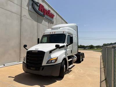 Freightliner Cascadia 125 Sleeper Semi Truck - 56" Condo Sleeper, 455HP, 12 Speed Automatic