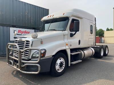 Freightliner Cascadia 125 Sleeper Semi Truck - 48" Mid Roof Sleeper, 475HP, 10 Speed Manual