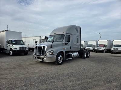 Freightliner Cascadia 125 Sleeper Semi Truck - 48" Condo Sleeper, 455HP, 12 Speed Automatic