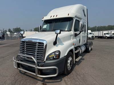 Freightliner Cascadia 125 Sleeper Semi Truck - 60" Condo Sleeper, 450HP, 10 Speed Manual
