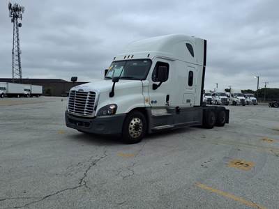 Freightliner Cascadia 125 Sleeper Semi Truck - 48" Condo Sleeper, 400HP, 12 Speed Automatic
