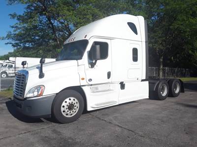 Freightliner Cascadia 125 Sleeper Semi Truck - 72" Condo Sleeper, 455HP, 12 Speed Automatic