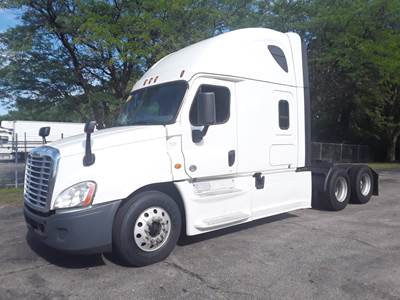 Freightliner Cascadia 125 Sleeper Semi Truck - 72" Condo Sleeper, 455HP, 12 Speed Automatic