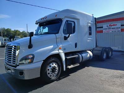 Freightliner Cascadia 125 Sleeper Semi Truck - 70" Mid Roof Sleeper, 455HP, 10 Speed Manual