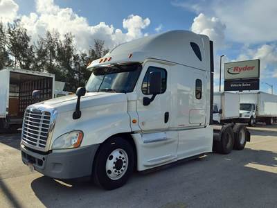 Freightliner Cascadia 125 Sleeper Semi Truck - 72" Condo Sleeper, 455HP, 12 Speed Automatic