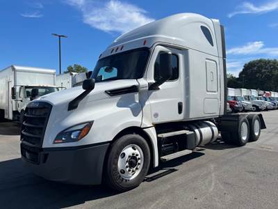 Freightliner Cascadia 125 Sleeper Semi Truck - 72" Condo Sleeper, 455HP, 12 Speed Automatic