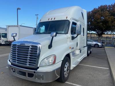 Freightliner Cascadia 125 Sleeper Semi Truck - 48" Condo Sleeper, 455HP, 10 Speed Manual