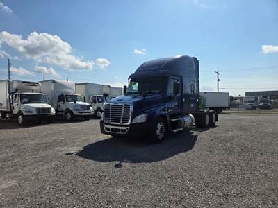 Freightliner Cascadia 125 Sleeper Semi Truck - 48" Condo Sleeper, 450HP, 10 Speed Manual