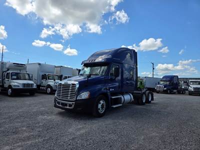 Freightliner Cascadia 125 Sleeper Semi Truck - 48" Condo Sleeper, 450HP, 10 Speed Manual