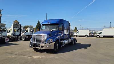 Freightliner Cascadia 125 Sleeper Semi Truck - 42" Flat Top Sleeper, 455HP, 10 Speed Manual