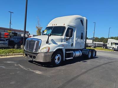 Freightliner Cascadia 125 Sleeper Semi Truck - 74" Condo Sleeper, 455HP, 12 Speed Automatic