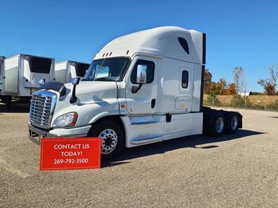 Freightliner Cascadia 125 Sleeper Semi Truck - 73" Condo Sleeper, 455HP, 10 Speed Manual