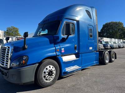Freightliner Cascadia 125 Sleeper Semi Truck - 72" Condo Sleeper, 455HP, 10 Speed Manual