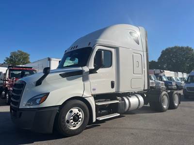Freightliner Cascadia 125 Sleeper Semi Truck - 72" Condo Sleeper, 455HP, 12 Speed Automatic