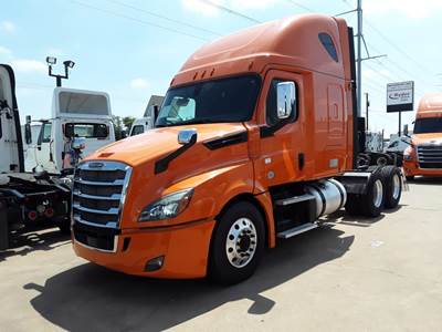 Freightliner Cascadia 126 Sleeper Semi Truck - 72" Condo Sleeper, 455HP, 12 Speed Automatic