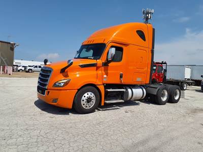 Freightliner Cascadia 126 Sleeper Semi Truck - 48" Condo Sleeper, 455HP, 12 Speed Automatic