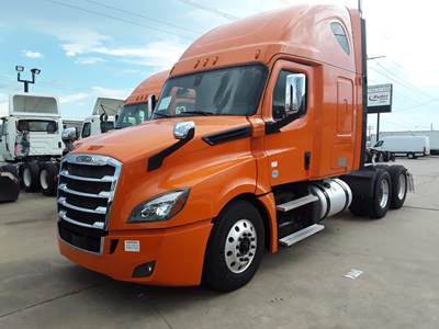 Freightliner Cascadia 126 Sleeper Semi Truck - 72" Condo Sleeper, 455HP, 12 Speed Automatic